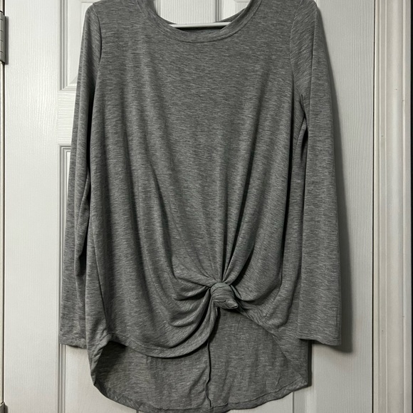Zenana Outfitters Tops - Zenana priming long sleeve top Med